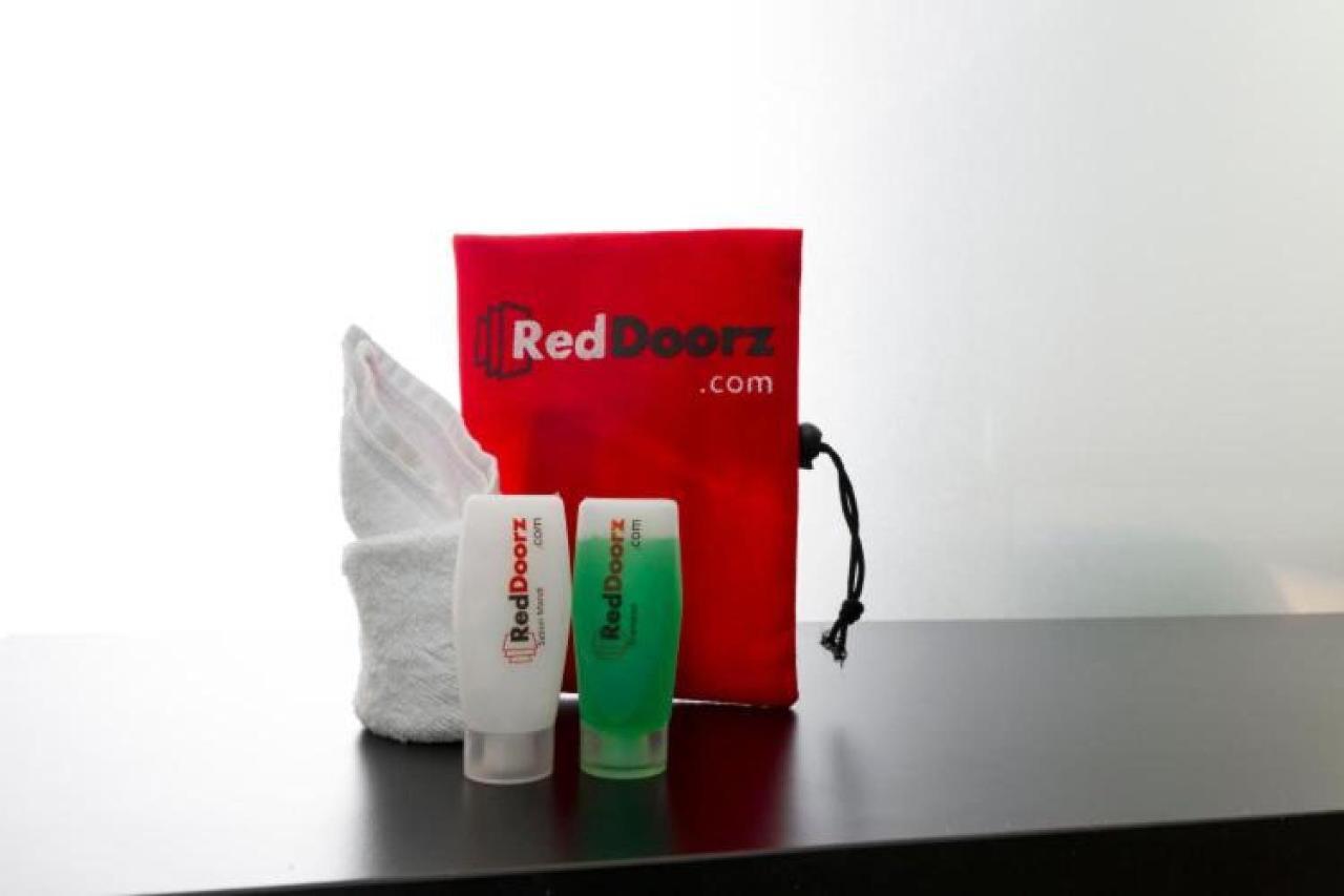 Reddoorz Plus @ Hertasning Area Makassar Exteriör bild